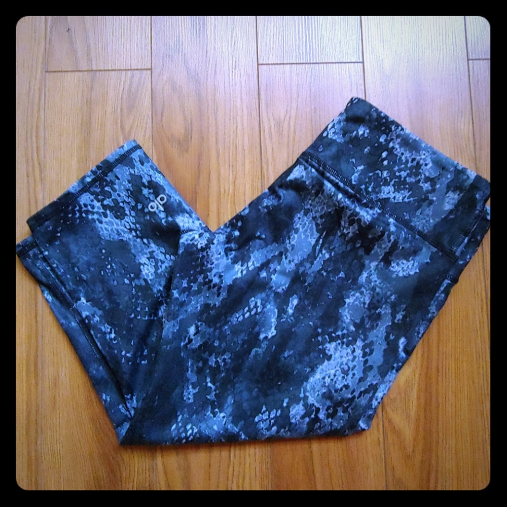Alo Yoga cropped leggings